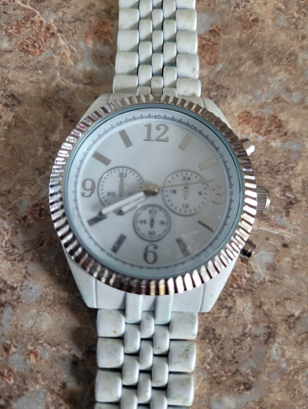 White Quartz Stainless Steel Women's Bracelet Analog Watch